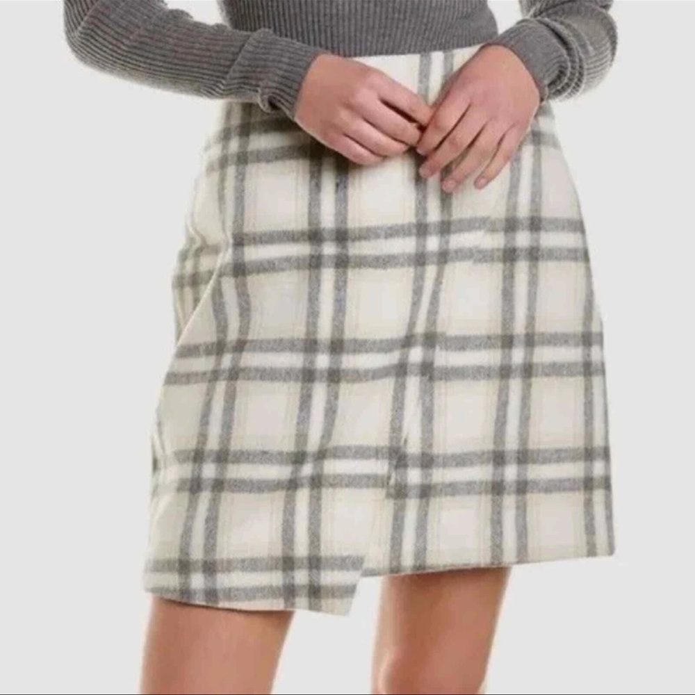 Bagatelle Collection Cream & Grey Plaid Mini Skirt